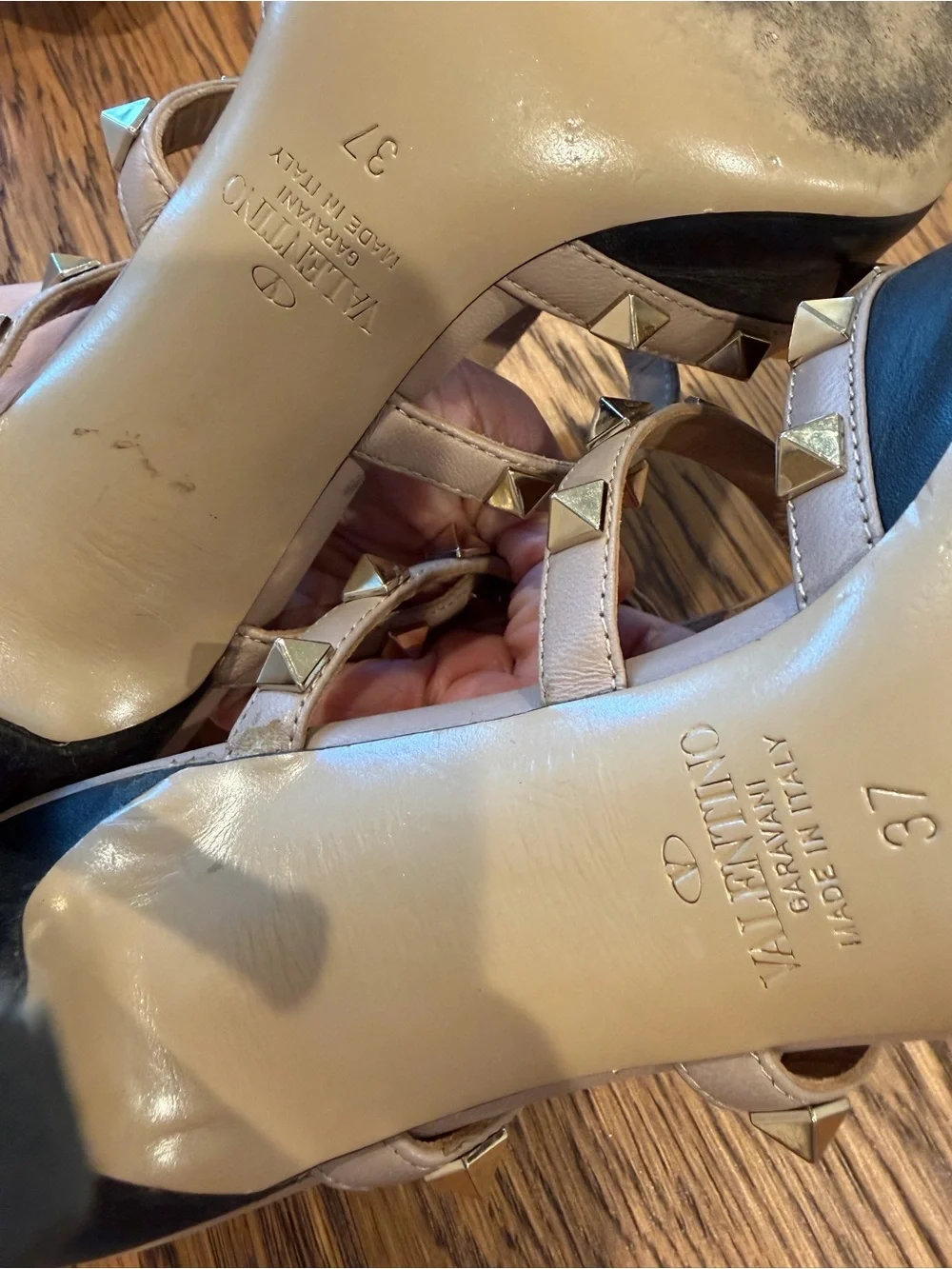 Valentino Garavani Rockstud Pointed Toe Heels – Size 37